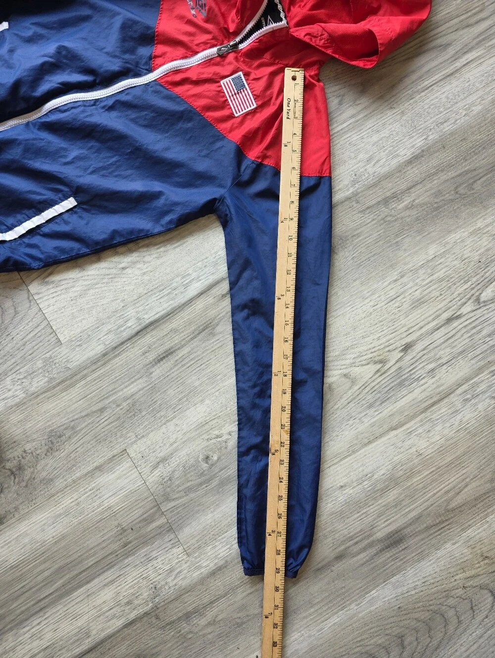 Umbro USA Boys Youth XL 18 Hooded Windbreaker Jacket Red Navy Soccer Flag